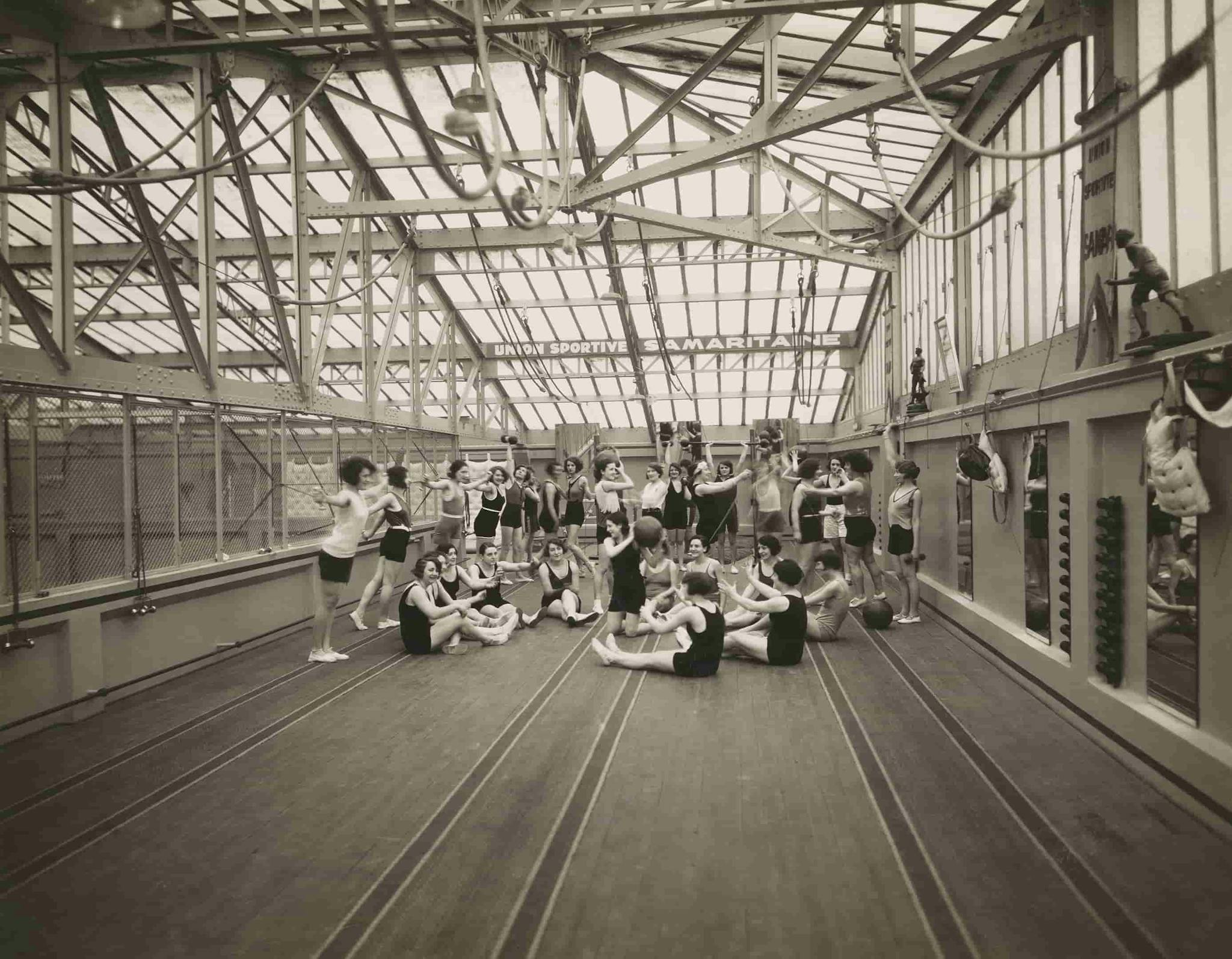 Union Sportive de la Samaritaine (USS): l'entraînement de gymnastique dans les combles de l'entrepôt des Célestins