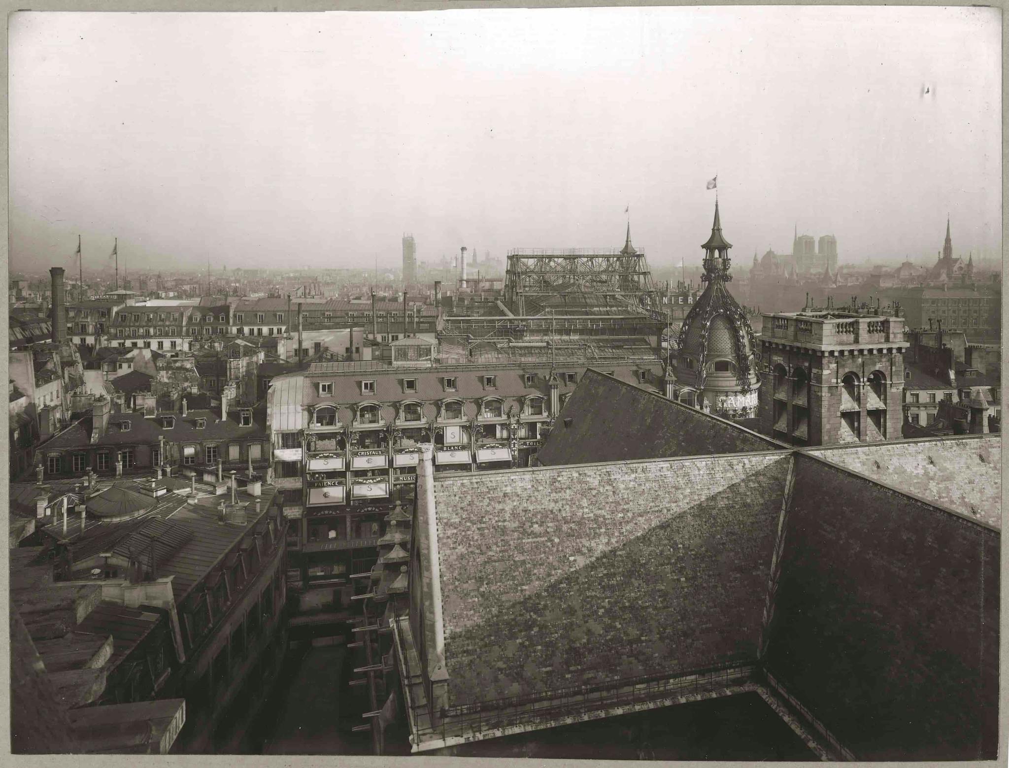 View of the Samaritaine from the city hall belfry of the 1st arrondissement